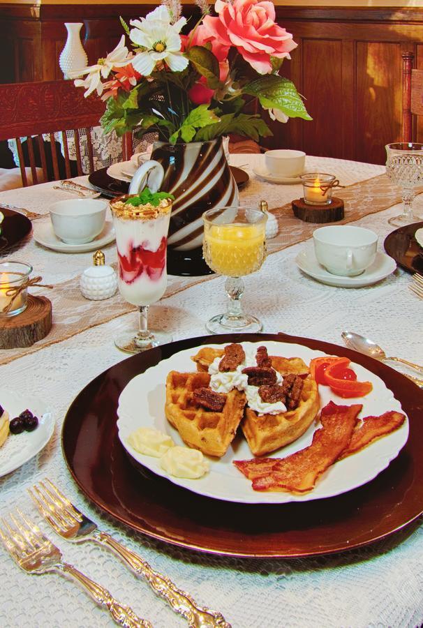 Almost Heaven Bed & Breakfast เวย์นวิลล์ ภายนอก รูปภาพ