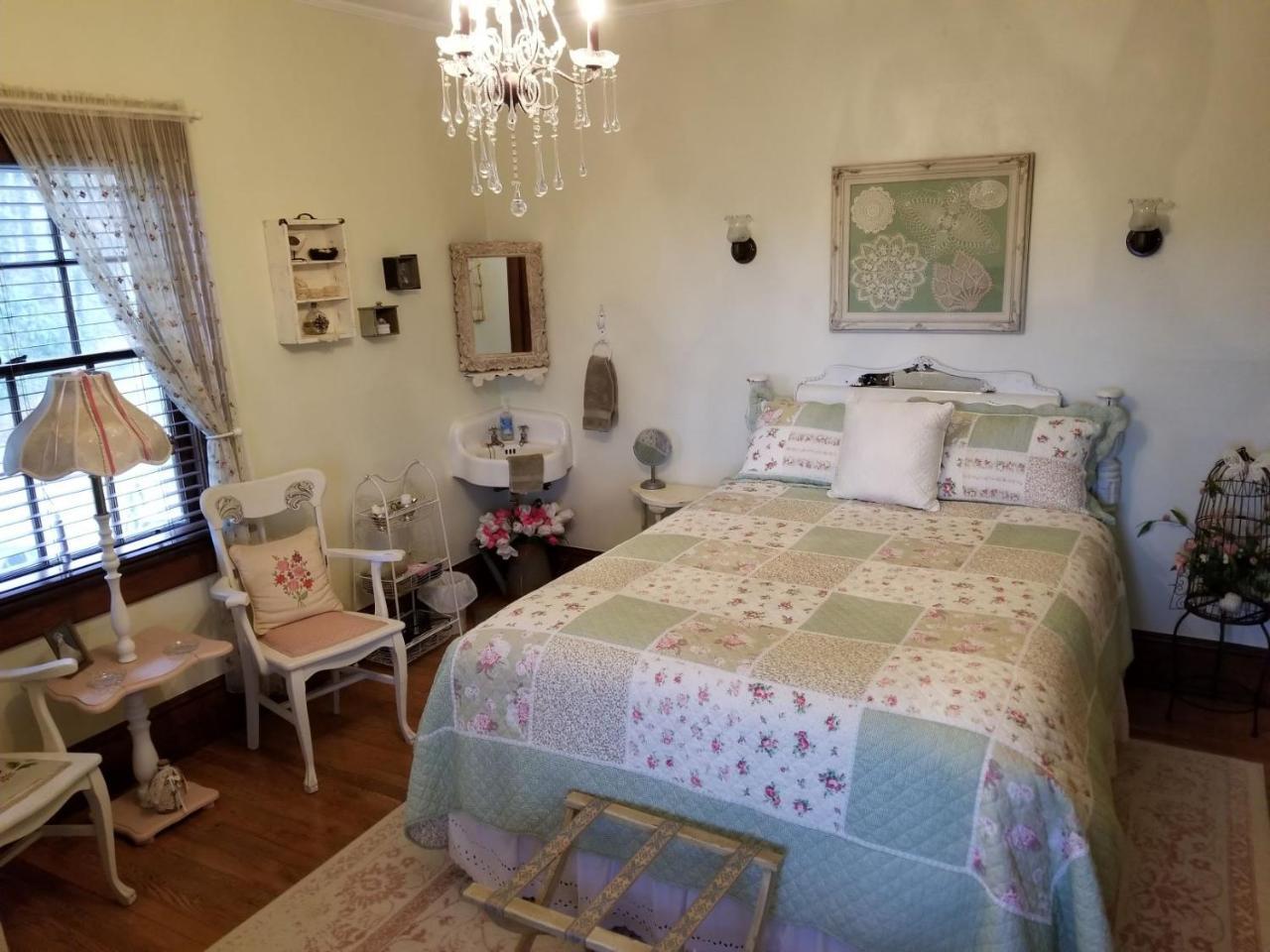 Almost Heaven Bed & Breakfast เวย์นวิลล์ ภายนอก รูปภาพ